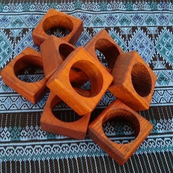 Teak Hand Carved Napkin Rings Vintage Wood Set of 8 - Picture 1 of 8